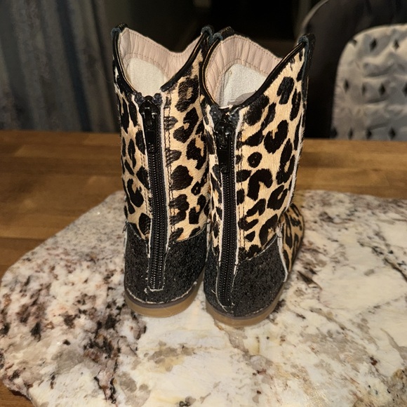 A Bear co hair leopard boots size 7c - Picture 3 of 5
